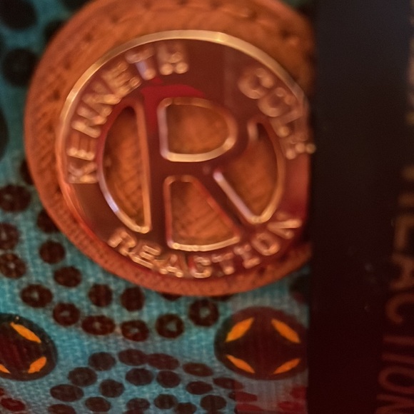 Kenneth Cole Small and Medium Make Up Bag Set NWT - Excellent Graduation Gift - Picture 2 of 4